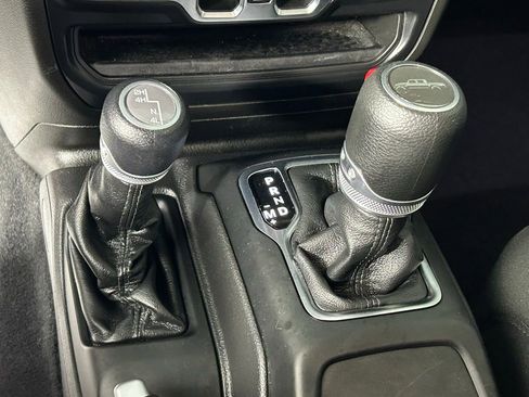 Used 2022 Jeep Gladiator Sport AWD/4WD image 20