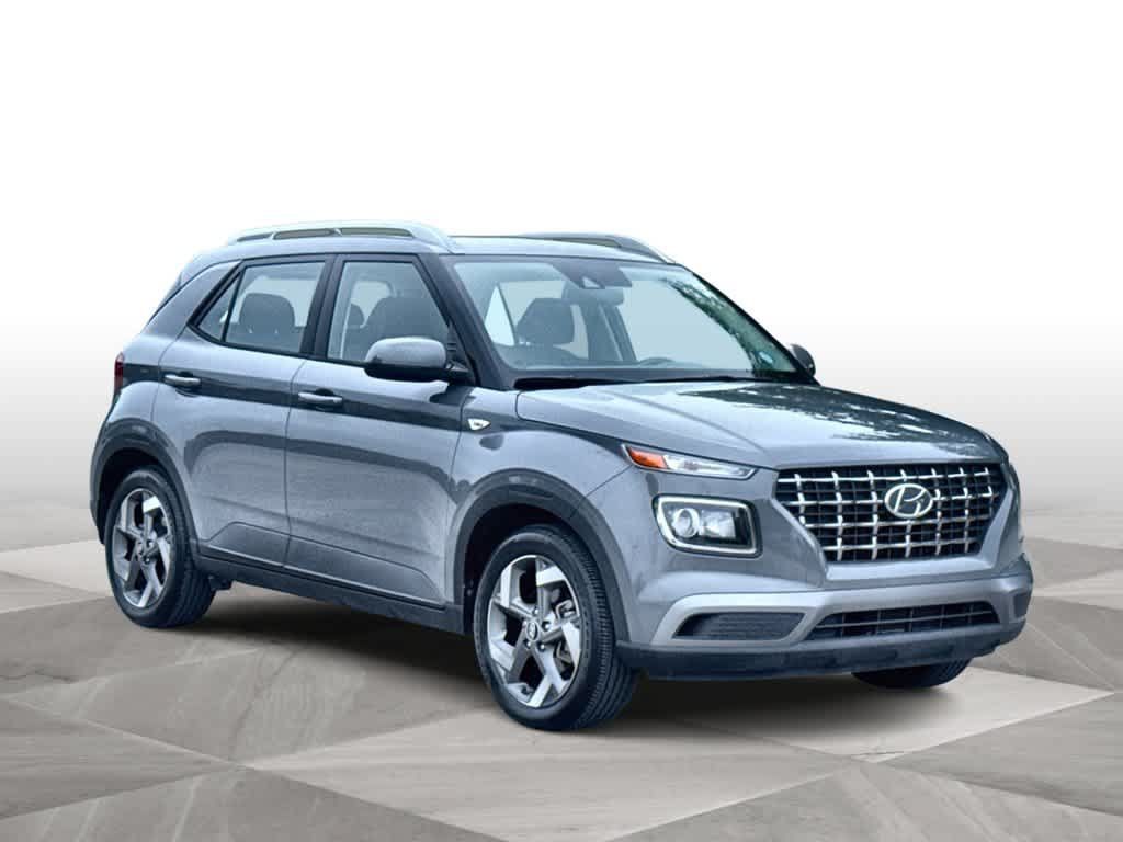 Used 2021 Hyundai Venue SEL FWD image 2