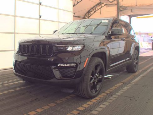Used 2023 Jeep Grand Cherokee Limited w/ Black Appearance Package RWD image 1