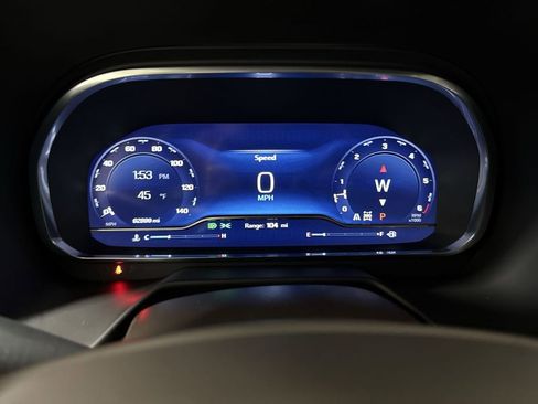 Used 2024 Chevrolet Suburban LT image 12