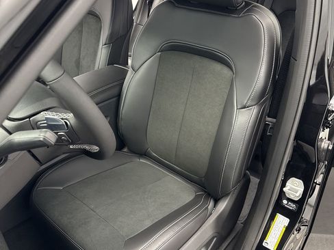 New 2025 Jeep Grand Cherokee Altitude AWD/4WD image 10