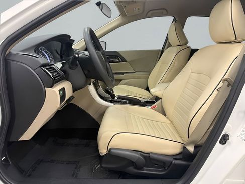 Used 2017 Honda Accord LX image 12