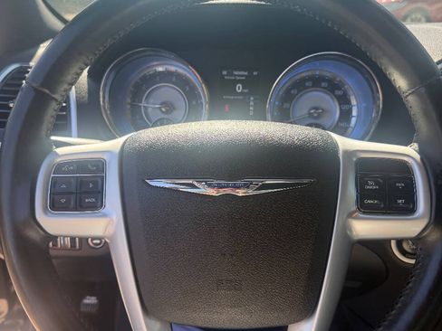 Used 2014 Chrysler 300 RWD image 22