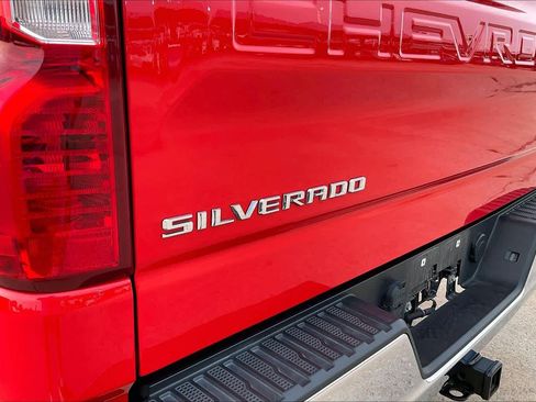 Used 2021 Chevrolet Silverado 1500 LT w/ Z71 Off-Road Package image 30