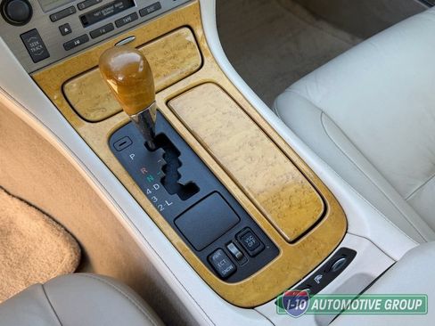 Used 2004 Lexus SC 430 Convertible RWD image 26