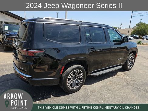 Used 2024 Jeep Wagoneer Series II w/ Flexible Seating Group RWD image 12