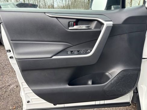Used 2024 Toyota RAV4 XLE AWD/4WD image 21