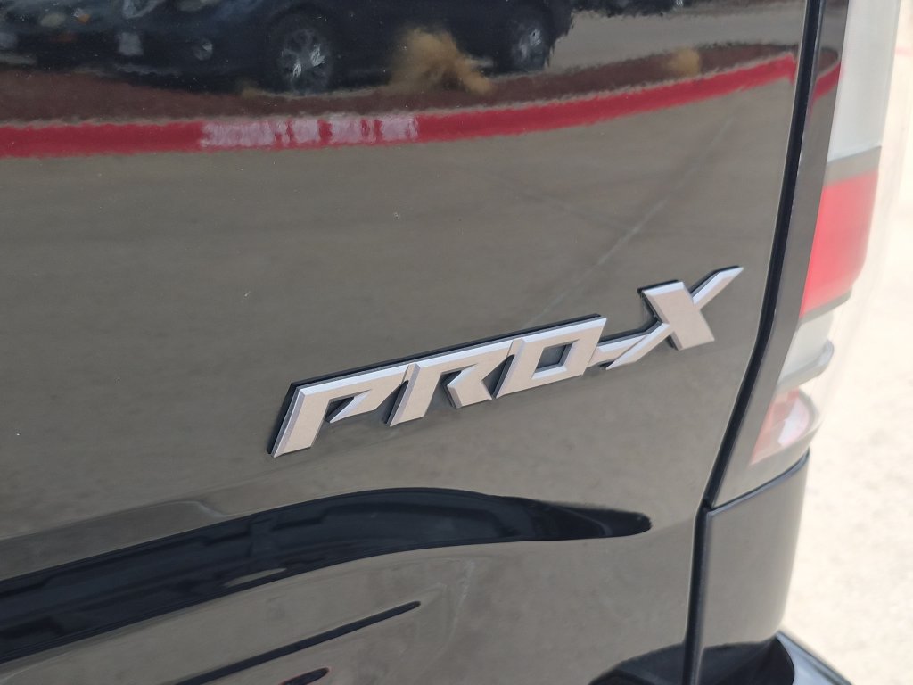 Used 2022 Nissan Frontier Pro-X w/ Technology Package RWD image 7
