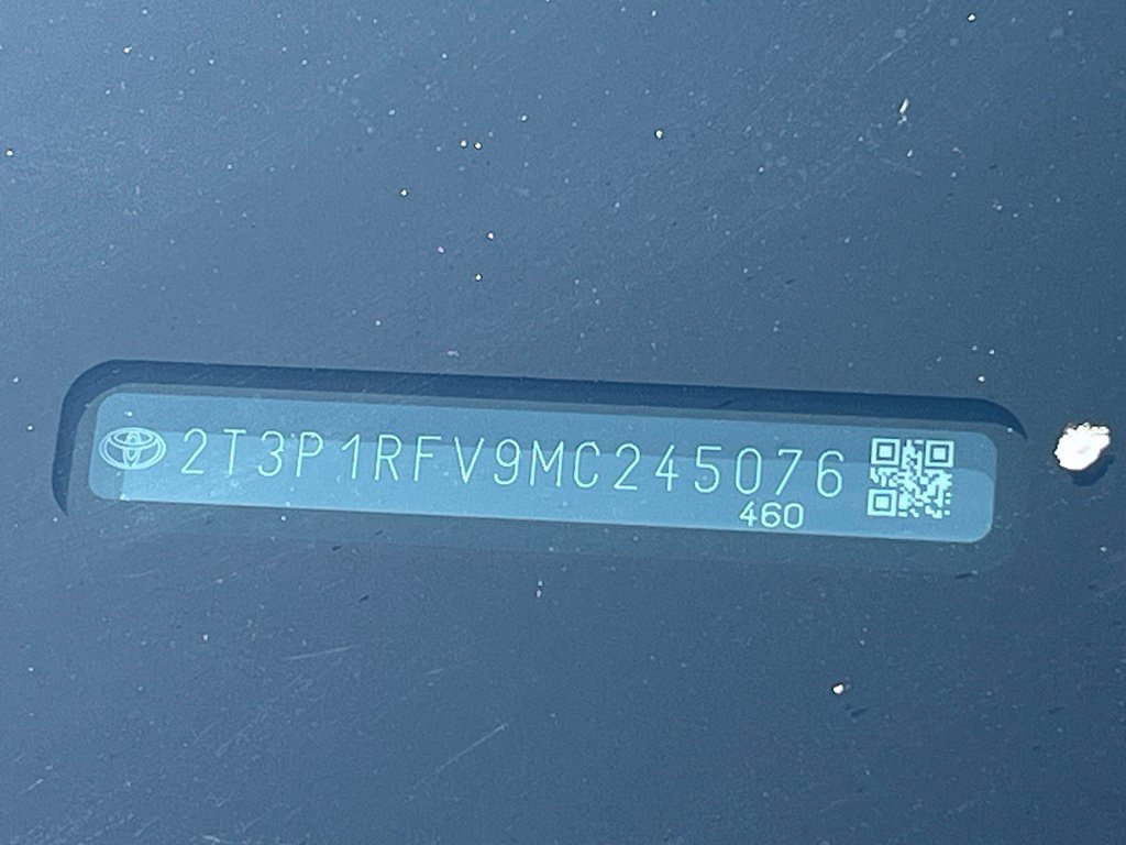 Used 2021 Toyota RAV4 XLE w/ Convenience Package AWD/4WD image 39