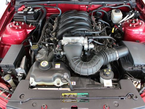 Used 2005 Ford Mustang GT Premium image 9