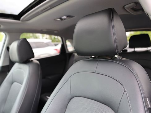 Certified 2021 Hyundai Kona Limited FWD image 19