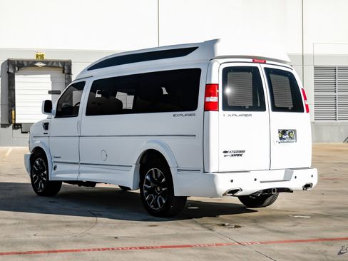 Used 2023 Chevrolet Express 2500 image 8