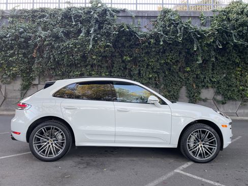 Used 2020 Porsche Macan Turbo image 8