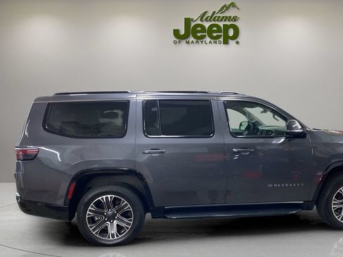 Used 2022 Jeep Wagoneer Series III AWD/4WD image 6