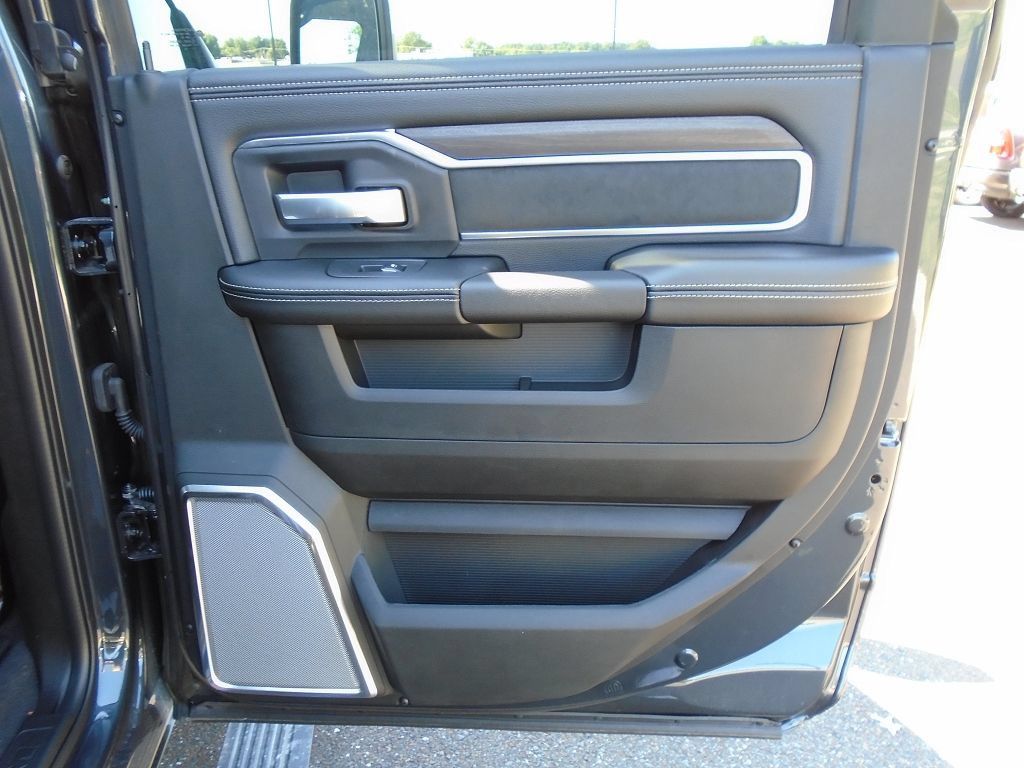 New 2026 RAM 3500 Laramie AWD/4WD image 8