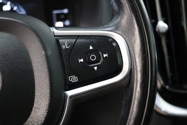 Used 2018 Volvo XC60 T5 Momentum w/ Vision Package AWD/4WD image 20