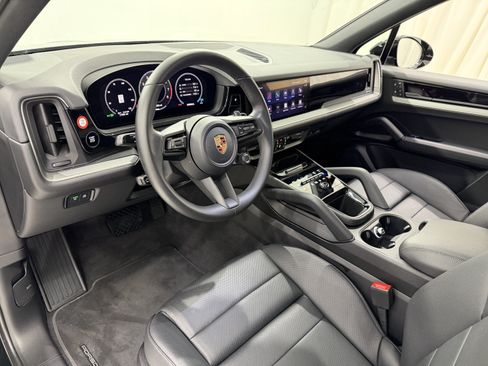 Certified 2026 Porsche Cayenne AWD/4WD image 26
