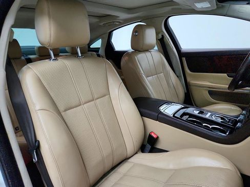 Used 2015 Jaguar XJ RWD image 27