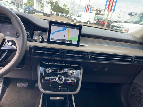 Used 2022 Lincoln Corsair Standard w/ Equipment Group 101A image 23