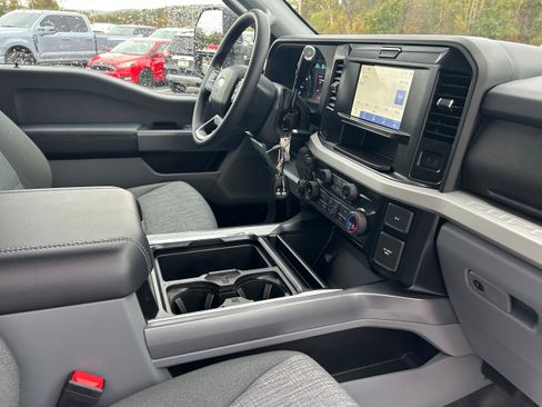 New 2025 Ford F450 XLT w/ XLT Value Package image 50