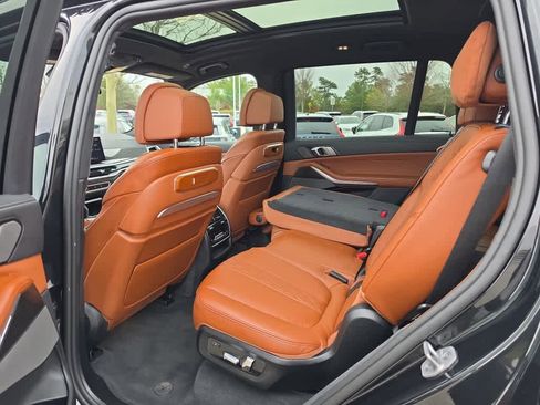 Used 2026 BMW X7 M60i image 29