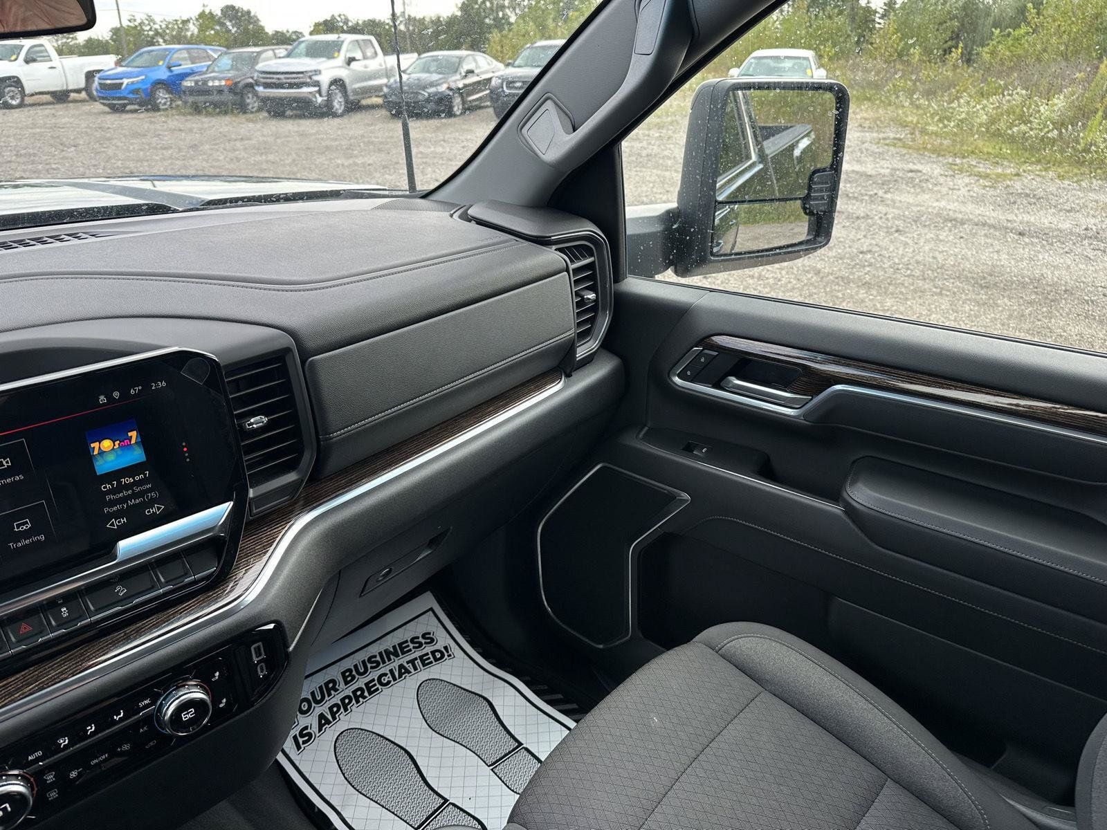 Used 2025 GMC Sierra 2500 SLE w/ Preferred Package AWD/4WD image 40