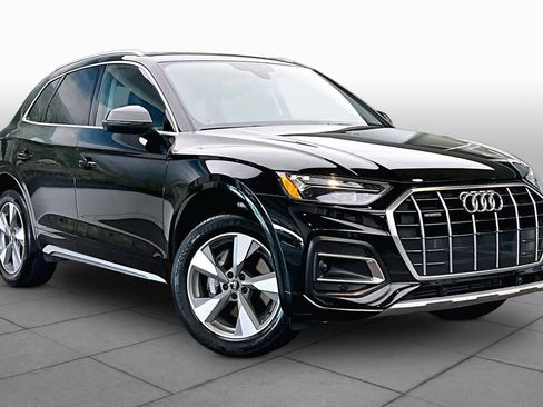 Used 2023 Audi Q5 2.0T Premium w/ Convenience Package AWD/4WD image 3