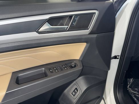 Used 2023 Volkswagen Atlas Cross Sport SEL R-Line image 18