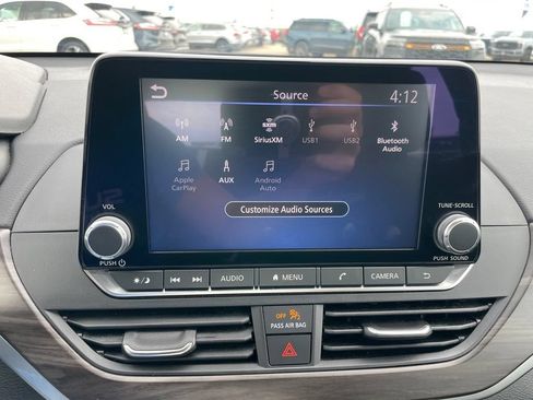 Used 2024 Nissan Altima 2.5 SV FWD image 13