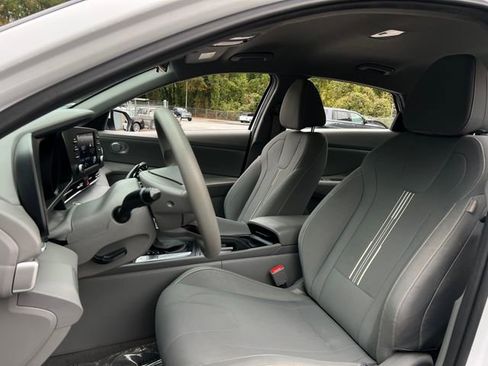 Used 2023 Hyundai Elantra SEL w/ Cargo Package image 13