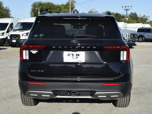 New 2026 Ford Explorer Active w/ Active Comfort Package image 5