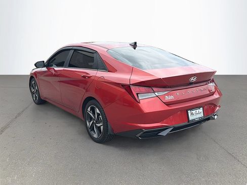 Used 2022 Hyundai Elantra Limited FWD image 6