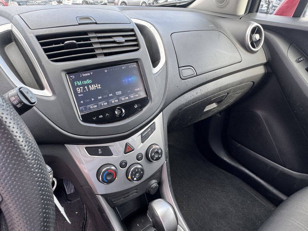 Used 2015 Chevrolet Trax LT w/ LPO, Protection Package FWD image 11