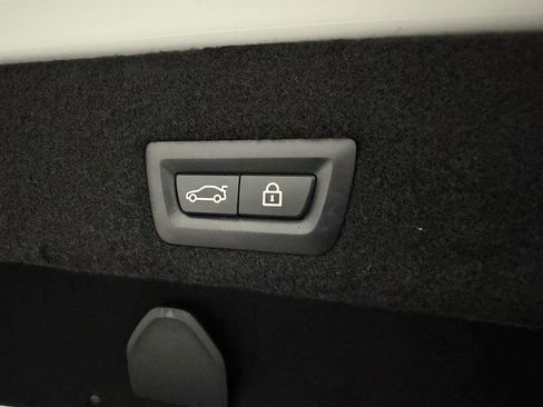 Used 2019 BMW 750i xDrive w/ M Sport Package image 50