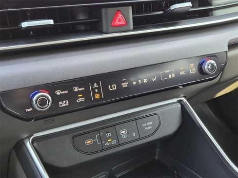 New 2026 Kia Carnival EX image 16