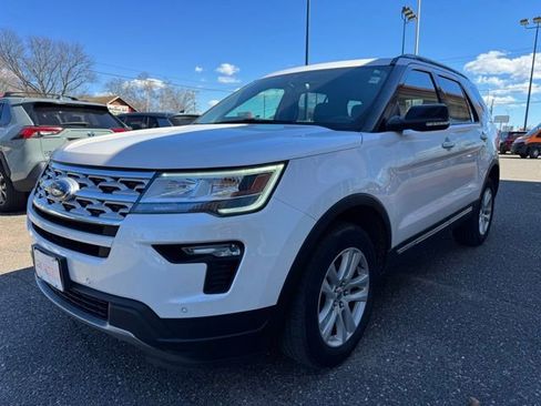 Used 2018 Ford Explorer XLT w/ Equipment Group 201A AWD/4WD image 3