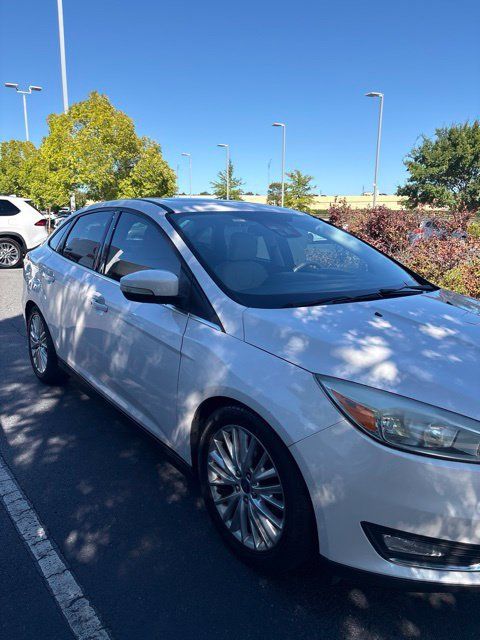Used 2015 Ford Focus Titanium w/ Titanium Technology Package FWD image 5