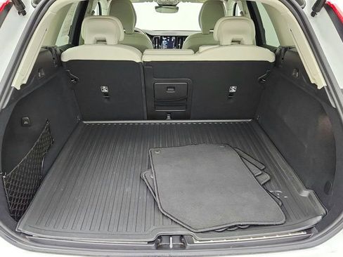 Used 2024 Volvo XC60 T8 Plus image 22
