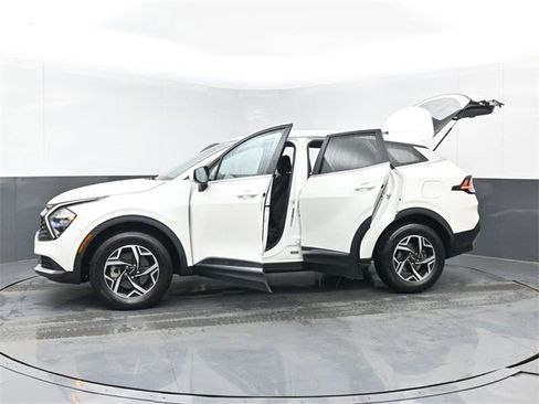Used 2023 Kia Sportage LX image 52