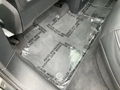 Used 2019 Audi e-tron Prestige w/ Prestige Package image 28