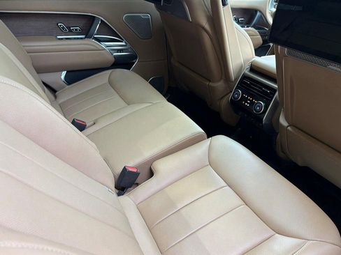 Used 2024 Land Rover Range Rover Long Wheelbase Autobiography AWD/4WD image 31