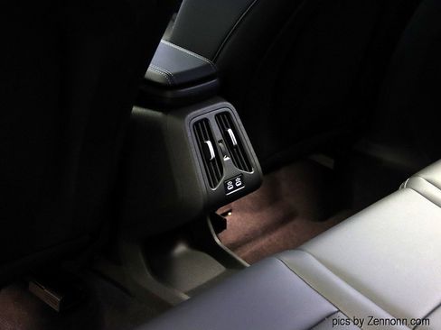 Used 2025 BMW X1 xDrive28i w/ Premium Package image 14