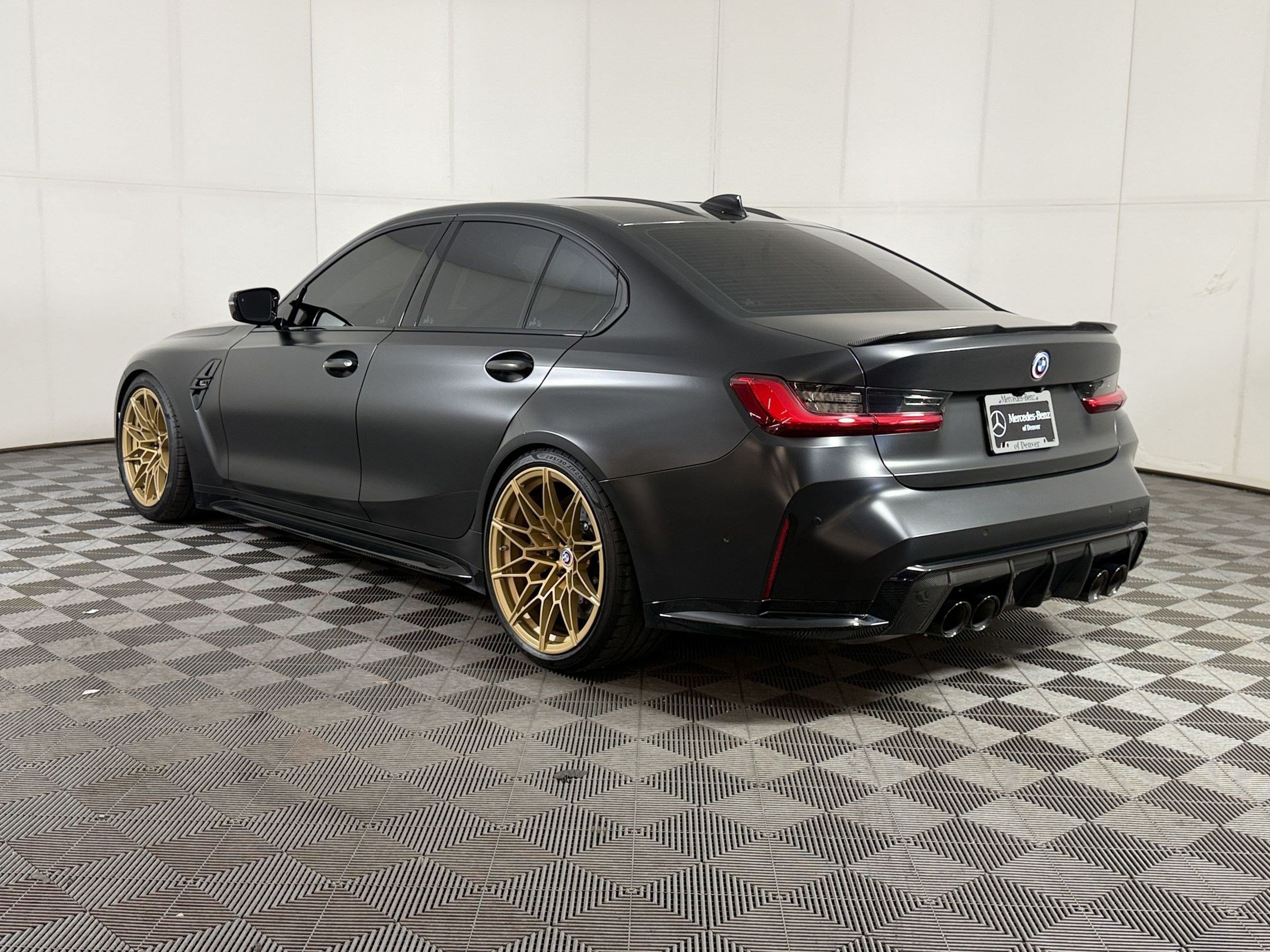 Used 2021 BMW M3 w/ M Carbon Exterior Package RWD image 3