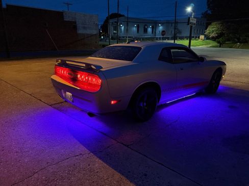 Used 2010 Dodge Challenger SE RWD image 18