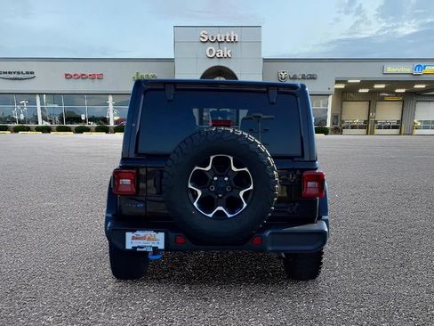 Used 2022 Jeep Wrangler Unlimited Rubicon 4xe w/ Cold Weather Group AWD/4WD image 4