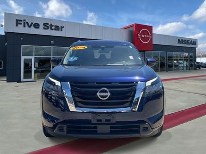 Used 2024 Nissan Pathfinder SV