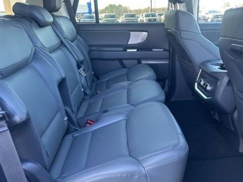 New 2026 Ford Expedition Active image 8