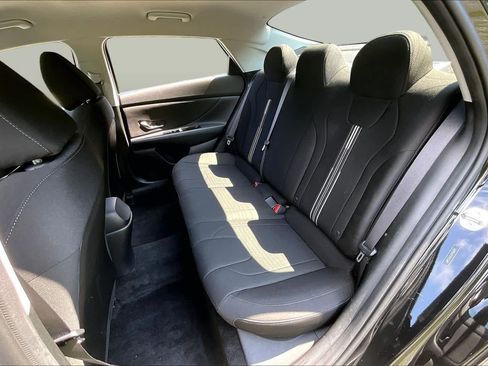 Used 2023 Hyundai Elantra SEL w/ Convenience Package FWD image 20