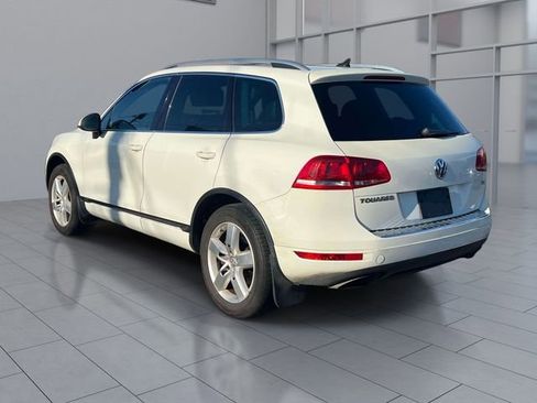 Used 2011 Volkswagen Touareg VR6 image 6