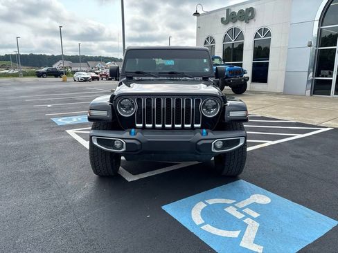 Used 2023 Jeep Wrangler Unlimited Sahara w/ Cold Weather Group AWD/4WD image 4